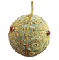 Preview: Edle Baumkugel aus Samt , reichlich verziert - grün