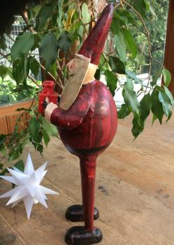 Preview: Santa Claus mit Geschenk aus hand bemaltem Blech