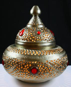 Tischlampe "PUSHKAR JEWEL" Metall silberfarb. H 55 x B 42 cm, mit roten Steinen besetzt, incl. Elektroset