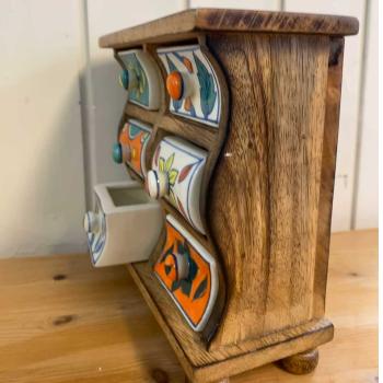 Preview: Holzbord 6 gewellte Keramikschubladen bunt 7x12x15 cm