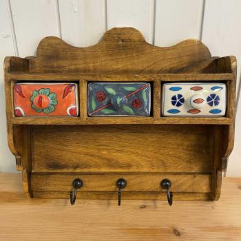 Wandgregal Handtuchhalter mit handbemalten Keramikschubladen Landhaus